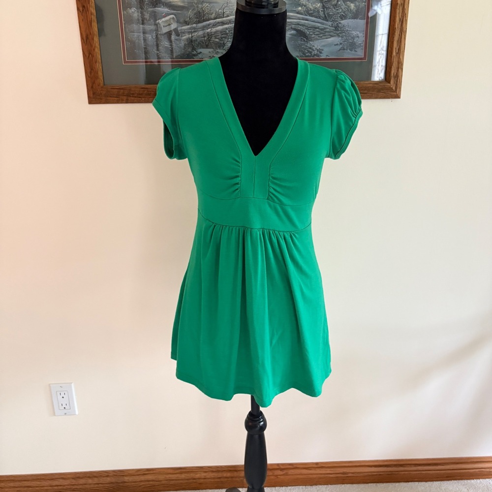 Forever Tunic Top Womens Medium Green Empire Waist V-Neck Puff Sleeve Stretch